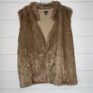 New Directions Woman Faux Fur Sweater Vest